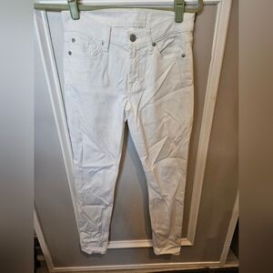 7 For All Mankind white stretchy jeans size 24. Great Condition